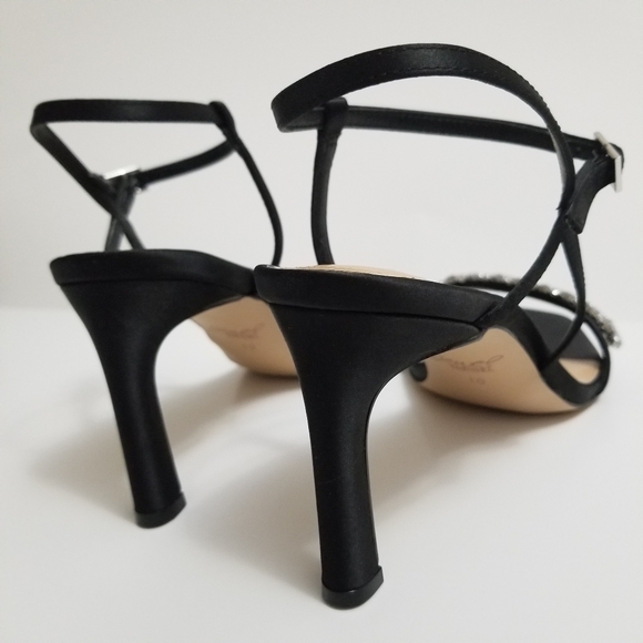 🆕️⬇️Jewel Badgley Mischka Patsy Strappy Crystal Embellished Heel - Picture 7 of 16